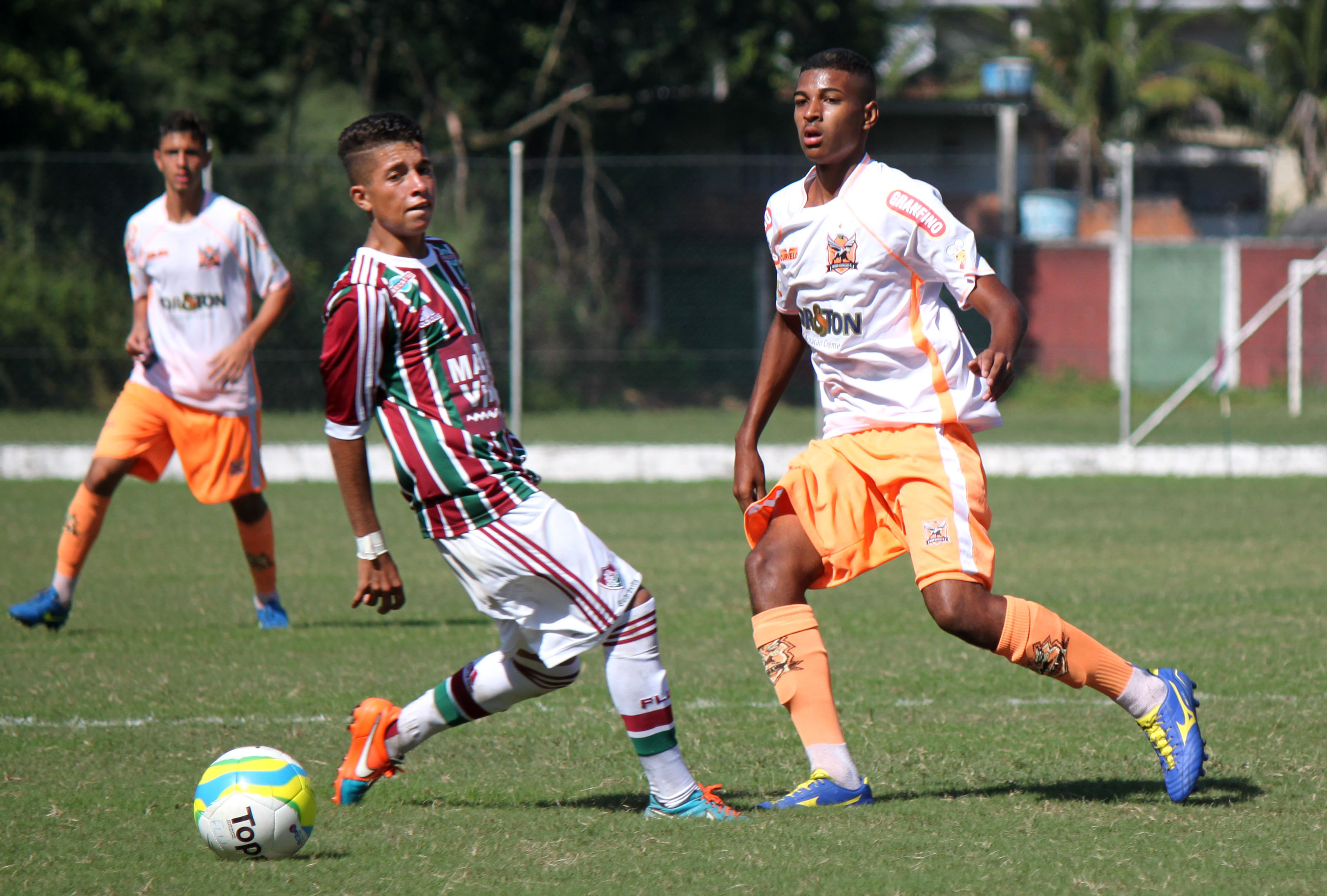 Nova Iguaçu e Fluminense decidem a Taça Rio Sub-15