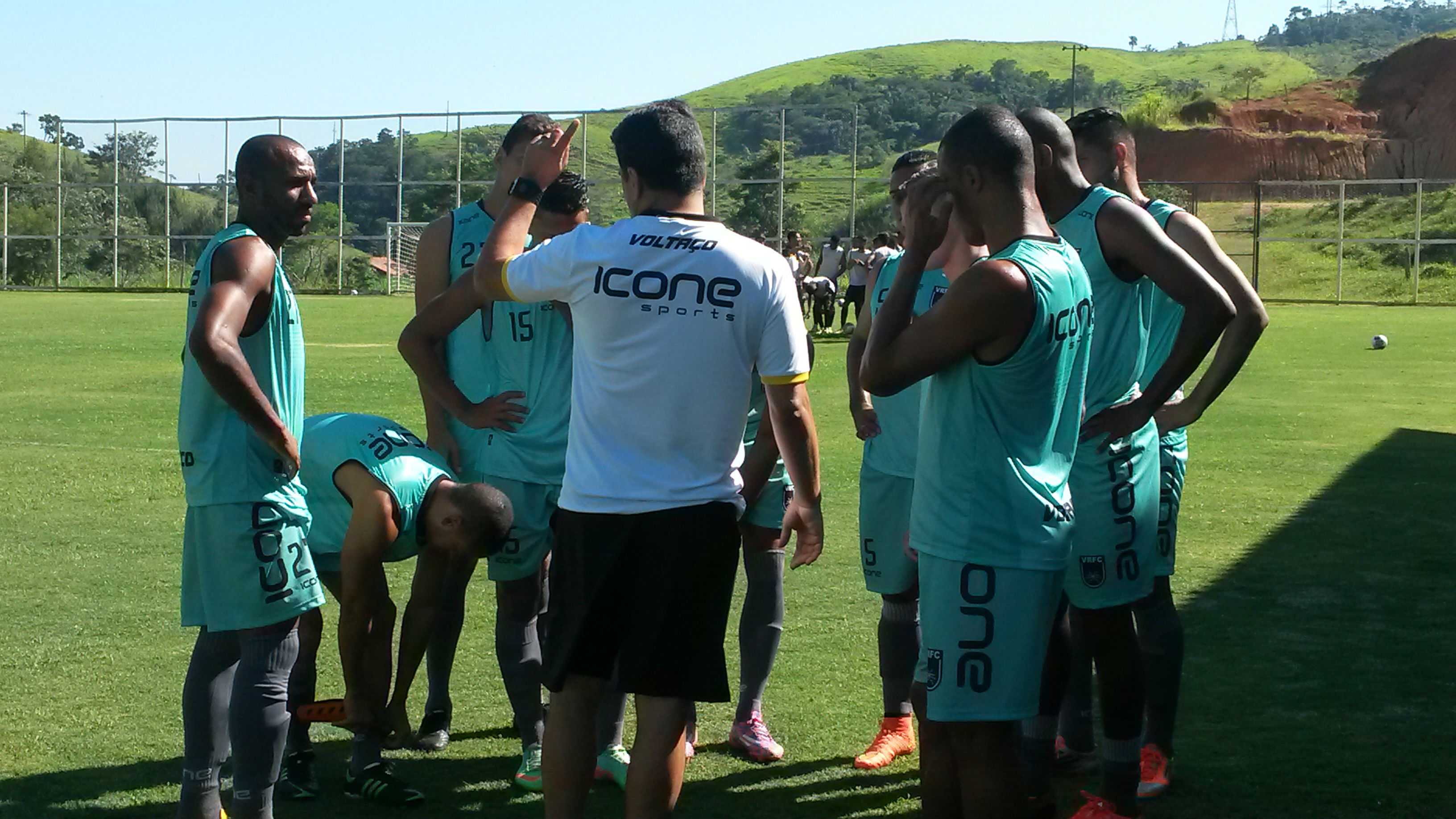 Voltaço recebe Fluminense de olho na liderança do Estadual