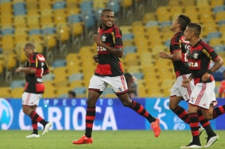 Flamengo passa fácil pelo Barra Mansa: 4 a 0