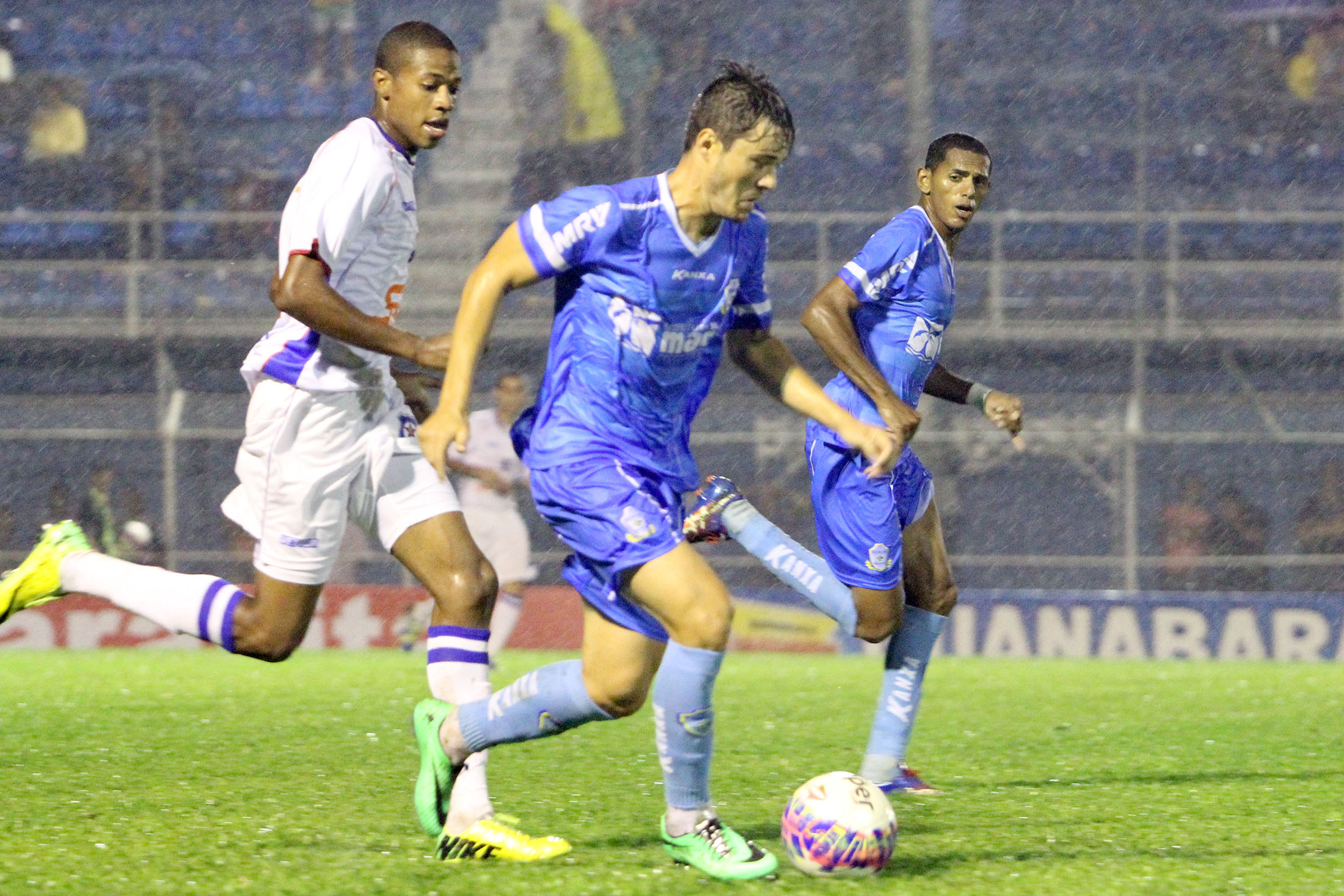 Friburguense e Macaé ficam no empate na Serra