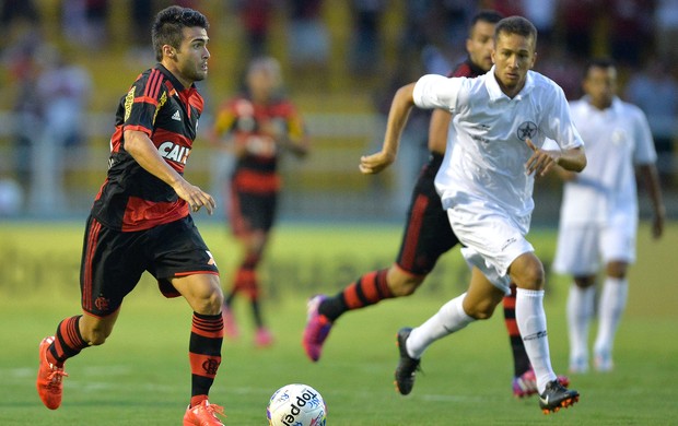 Flamengo bate o Resende em partida equilibrada: 2 a 1