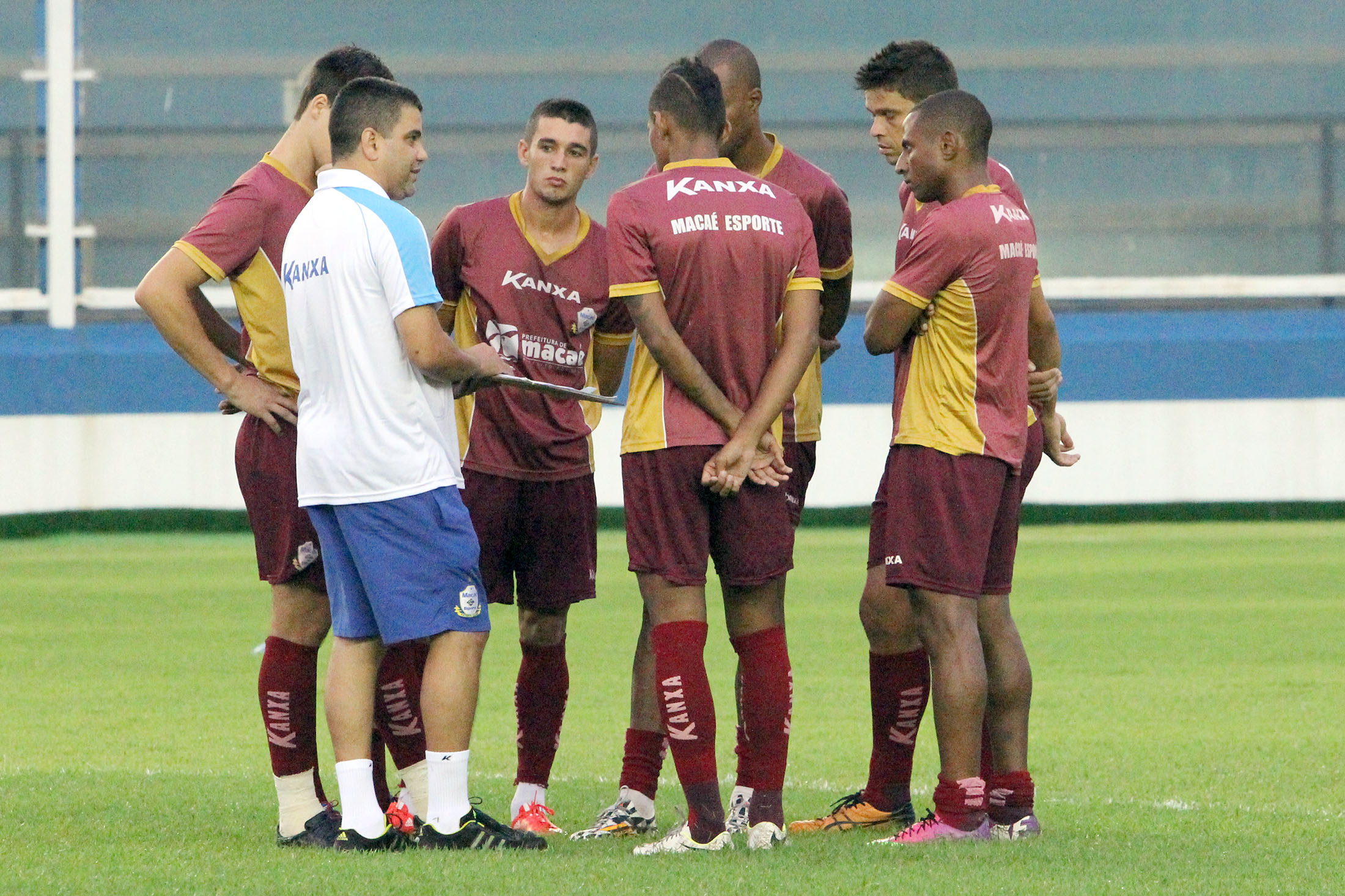 Marcelo Cabo já comanda os treinos no Macaé