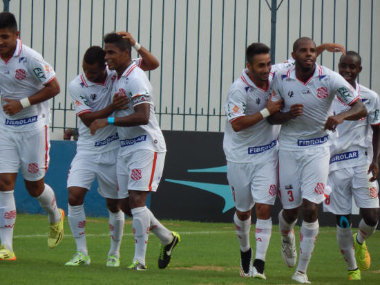 Sérgio Raphael marca e Bangu bate o Tigres do Brasil