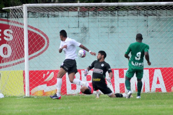 Resende vence o Boavista em jogo de muitos gols