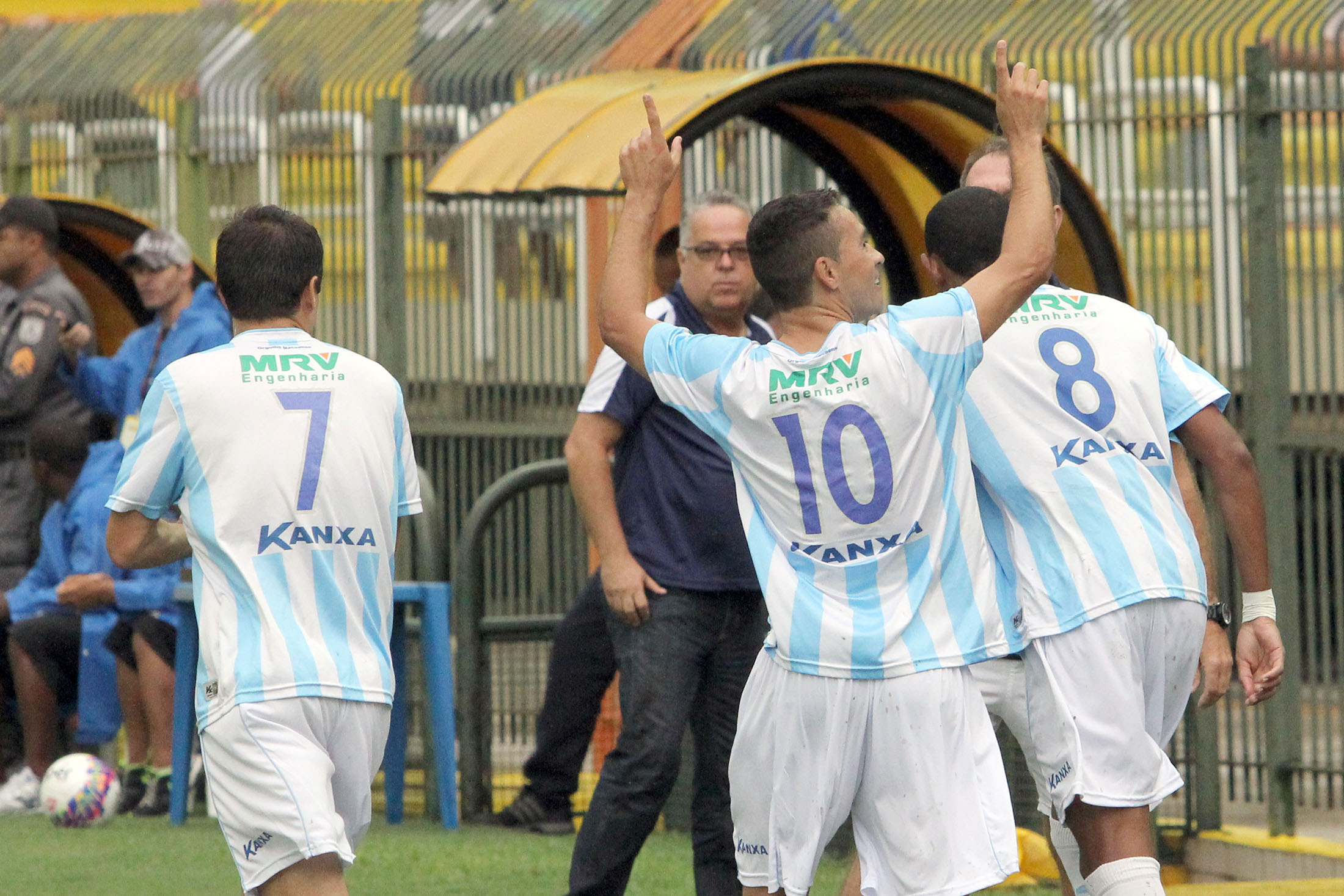 Macaé vence o Volta Redonda e encosta no G4