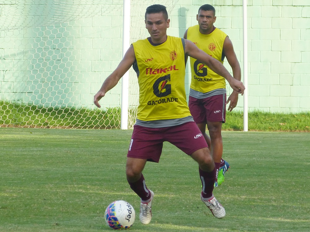 América treina em Vargem Pequena