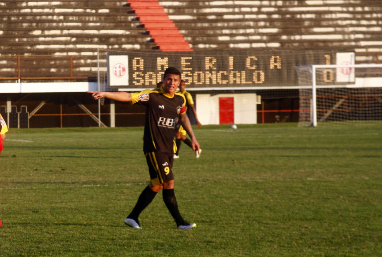 Madureira contrata o atacante Edu