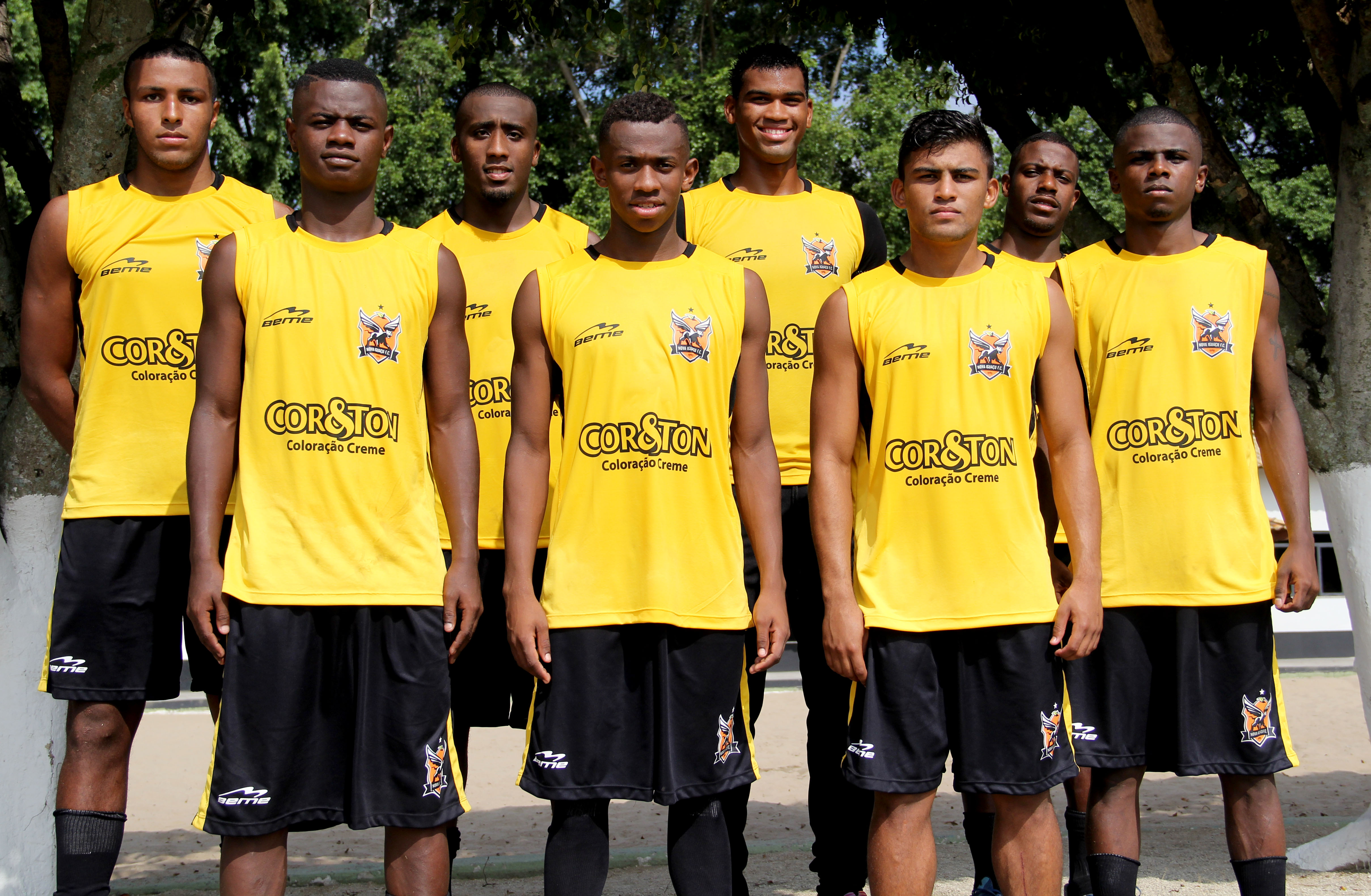 Nova Iguaçu promove oito jogadores para a Copa Rio