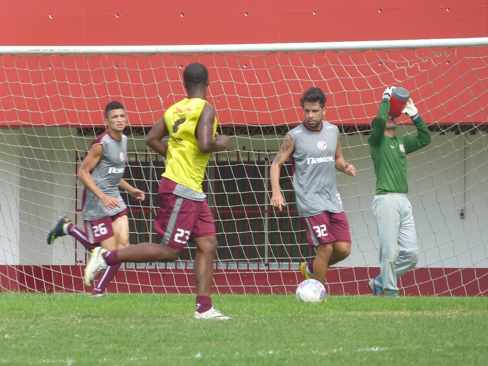 América encerra semana de treinos com coletivo em Mesquita