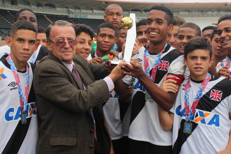 Vasco bate o Flamengo e fatura a Taça Guanabara Sub-15