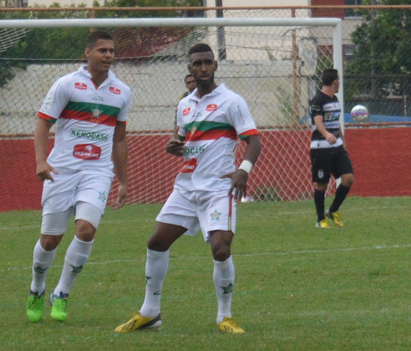 Zagueiro artilheiro Pessanha comemora boa fase da Lusa