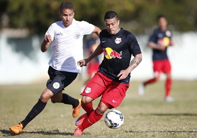 Resende passeia sobre o Red Bull Brasil-SP na Série D do Brasileirão