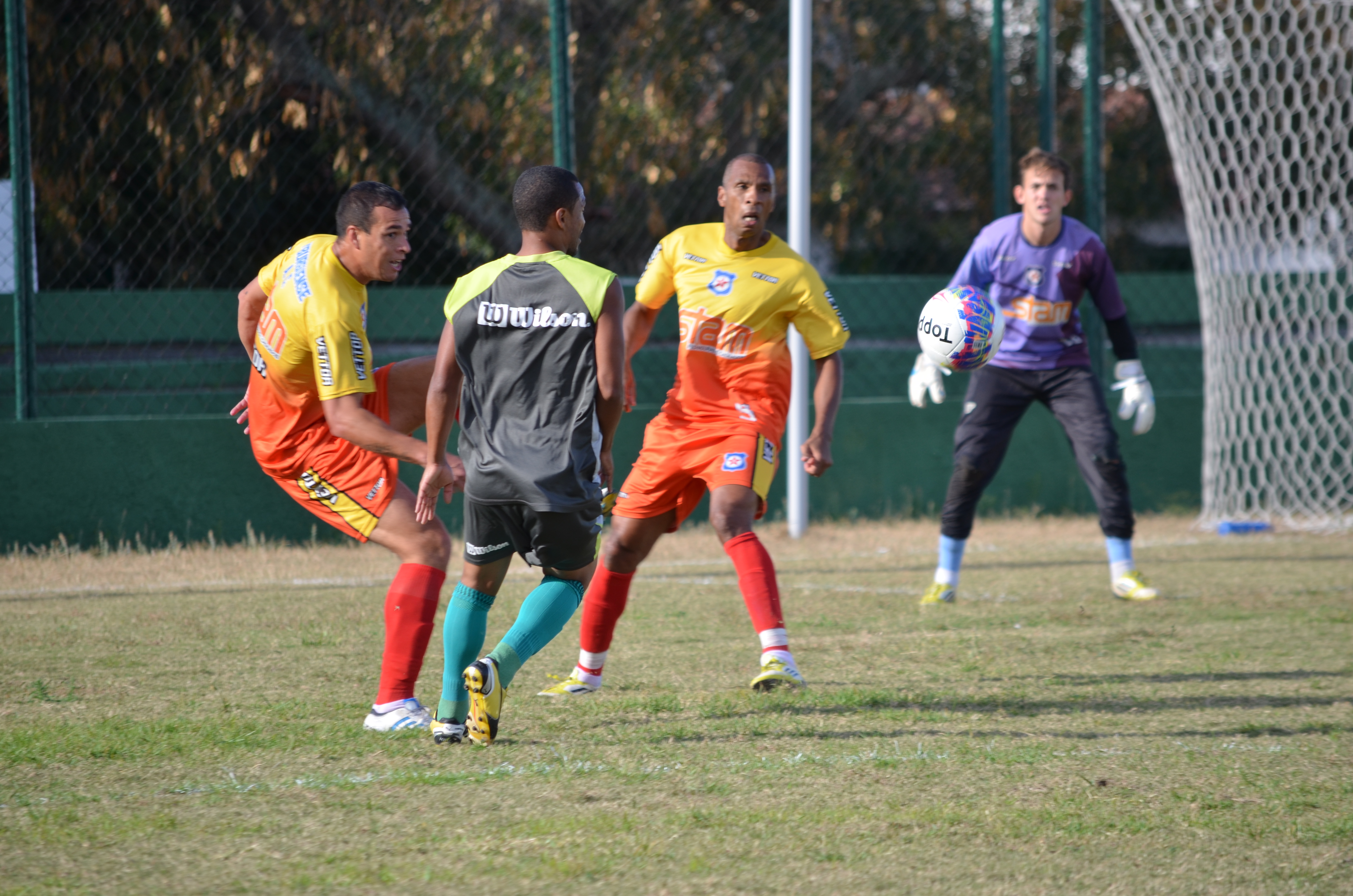 Cabofriense e Friburguense ficam no empate em jogo-treino