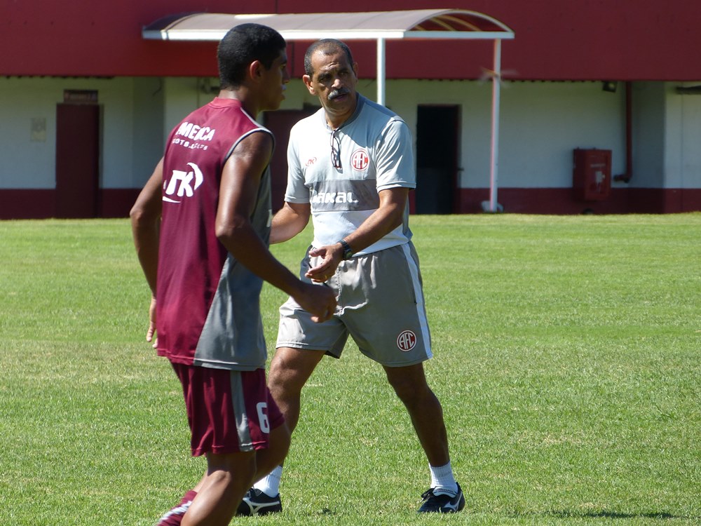 Ricardo Cruz faz os últimos preparativos do America para a Copa Rio