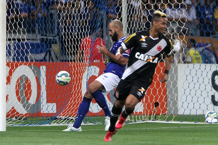 Vasco arranca empate com o Cruzeiro no Mineirão