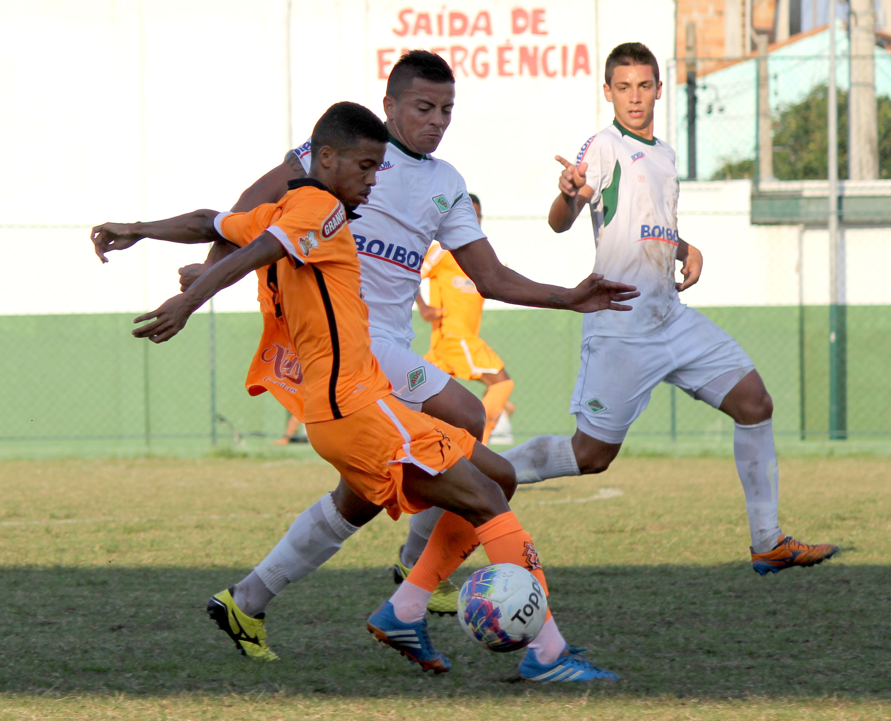 Wescley celebra gol olímpico e ânimo renovado para o Nova Iguaçu