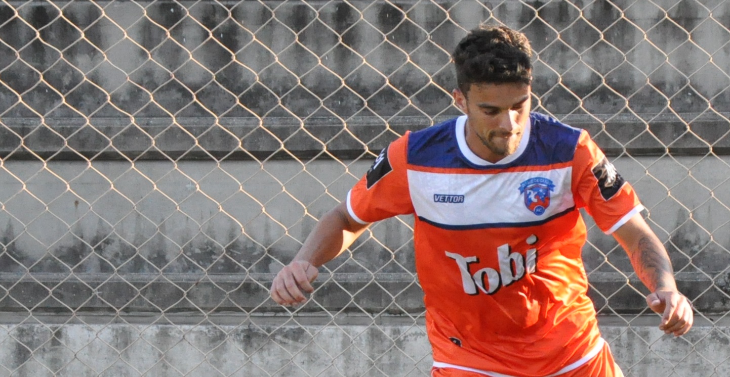 Tiago Barreiros acerta com o Tigres do Brasil