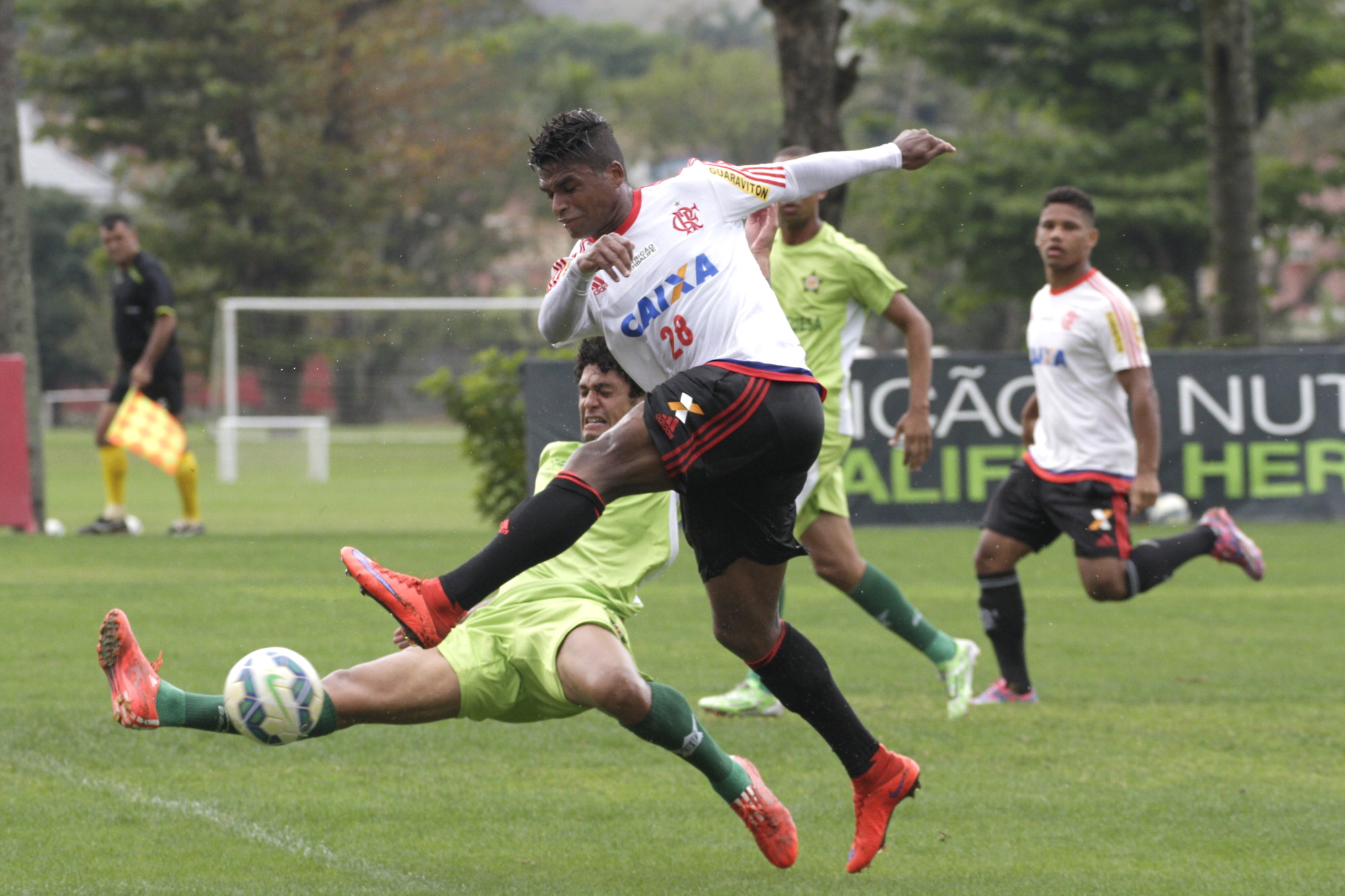 Portuguesa vence o Flamengo em jogo-treino