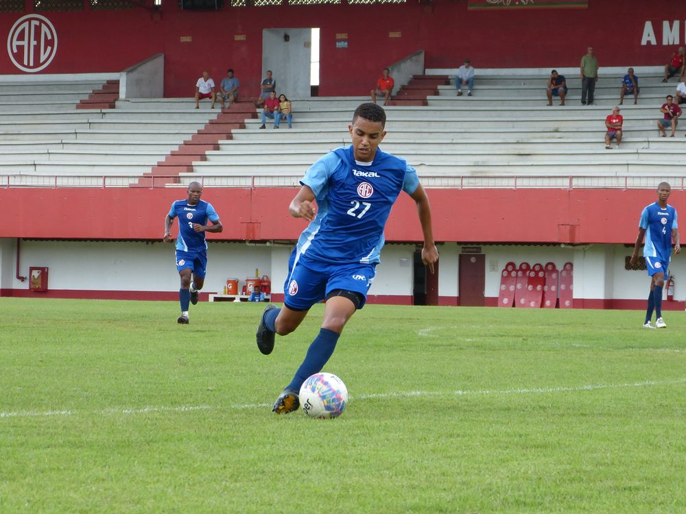 Erick analisa America após jogo-treino