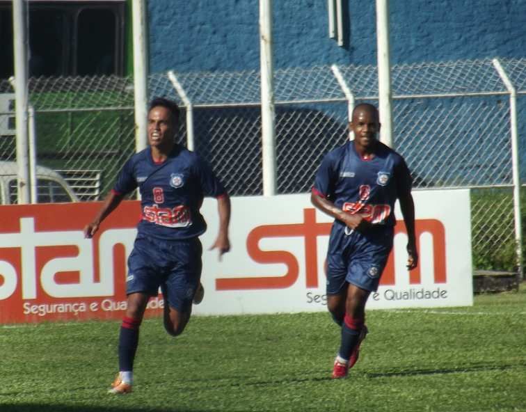 Friburguense bate o Macaé na estreia do Campeonato Carioca