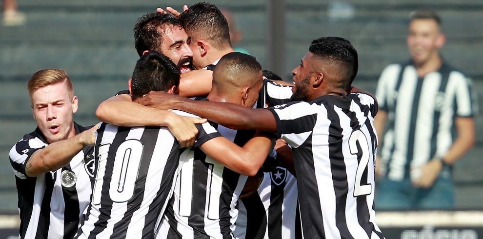 Botafogo vence o Bangu na abertura do Campeonato Carioca