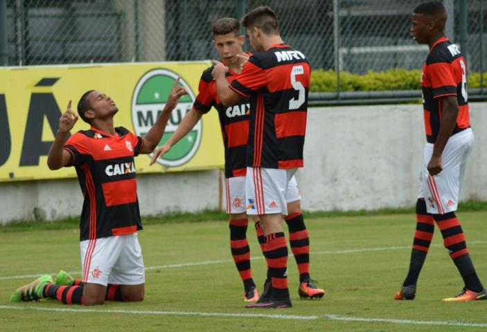 Flamengo sai na frente na decisão do Torneio OPG