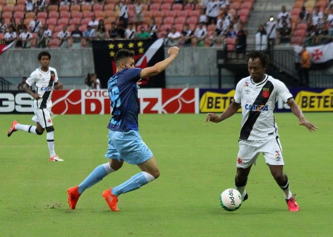 Vasco volta a vencer e segue na briga pelo título da Série B