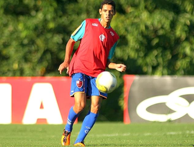 Bangu anuncia volante Lorran para o Campeonato Carioca