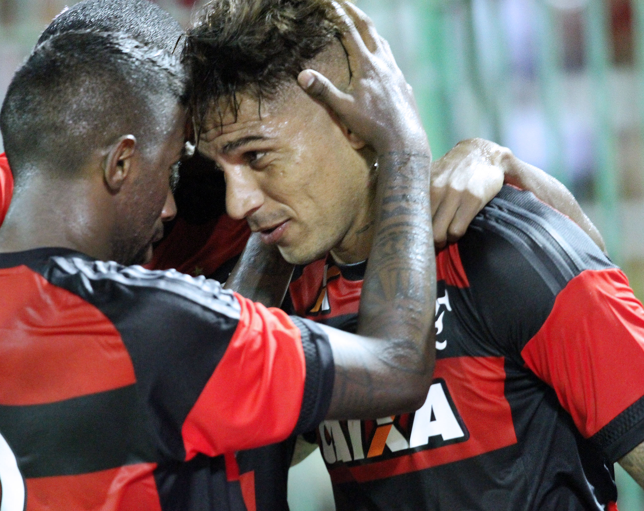 Flamengo goleia a Portuguesa em Volta Redonda