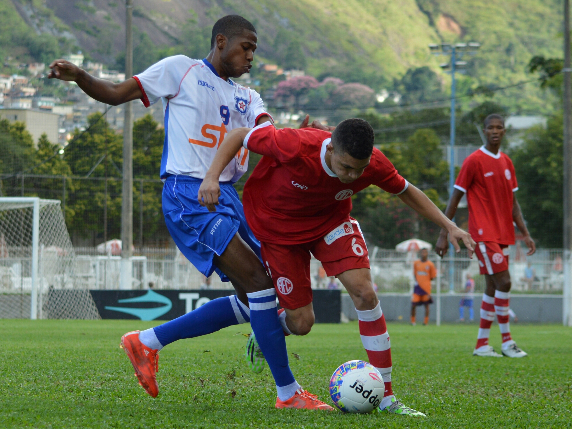 Friburguense se reabilita sobre o America no Eduardo Guinle