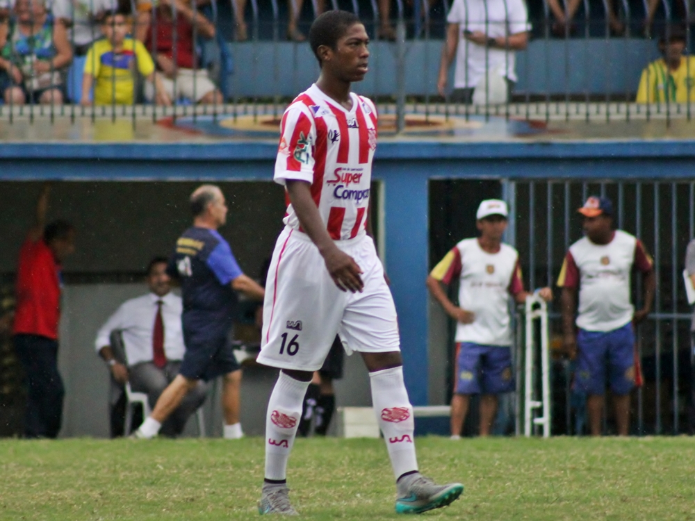 Mauro Silva festeja retorno aos gramados pelo Bangu