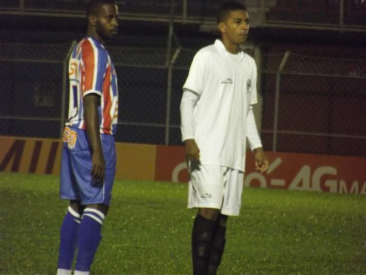 Resende bate o Friburguense em jogo emocionante