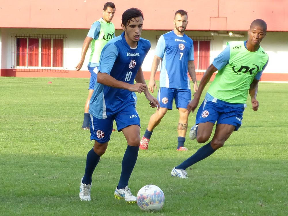 Accioli espera marcar mais gols para ajudar o America na Taça Rio