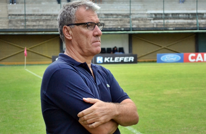 Alfredo Sampaio não é mais técnico do Madureira