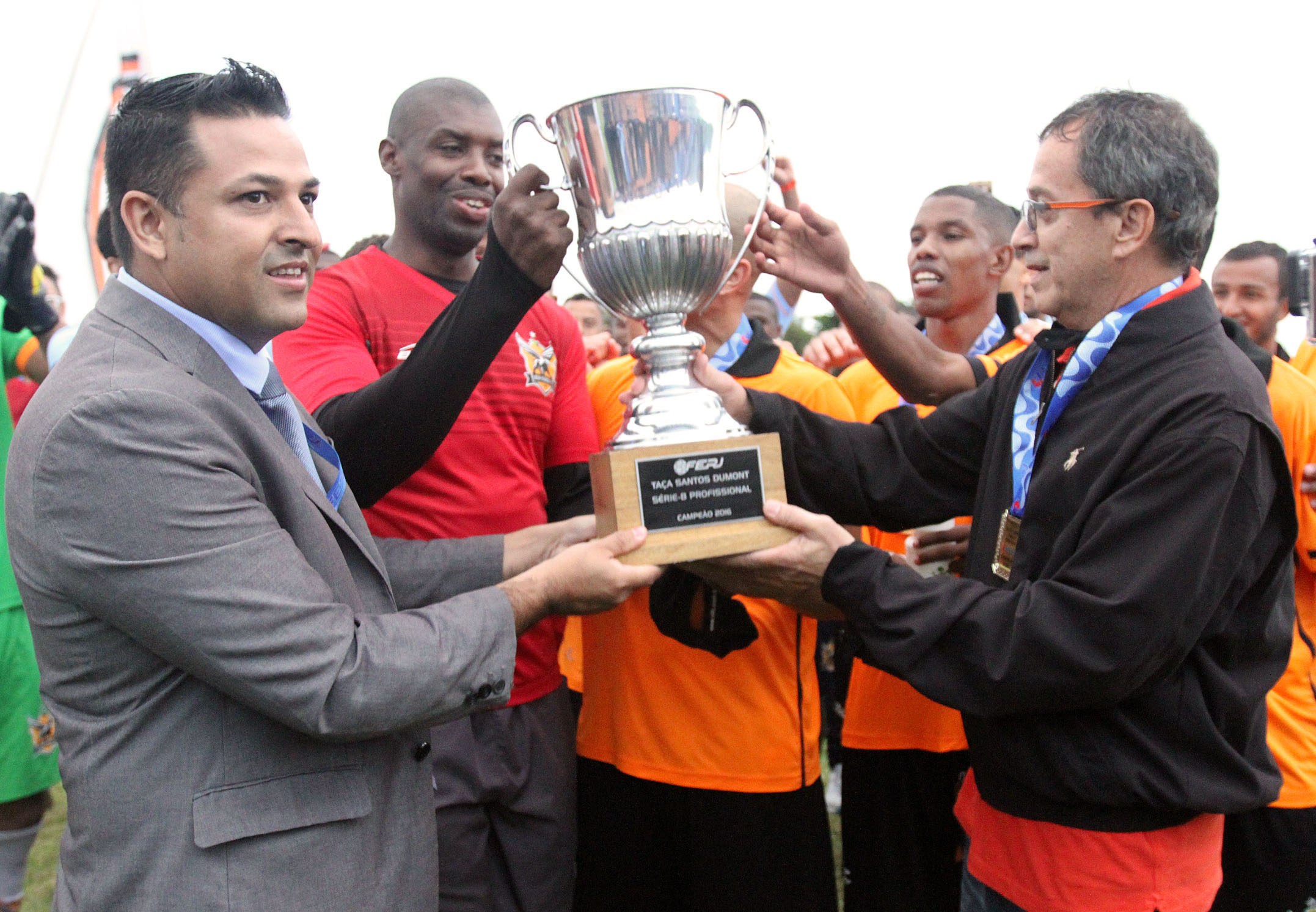 Nova Iguaçu conquista a Taça Santos Dumont