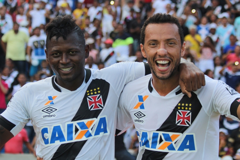 Com um show de Nenê, Vasco estreia com goleada na Série B