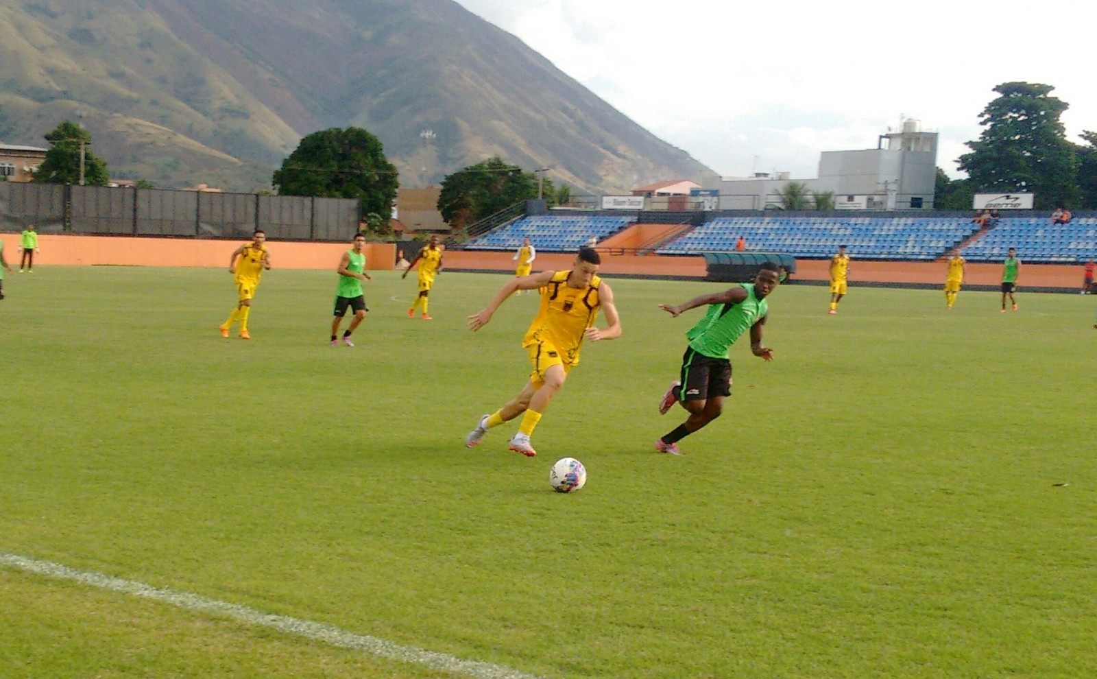 Voltaço supera o Nova Iguaçu em jogo-treino