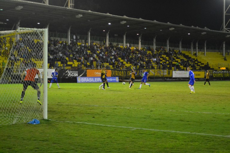 Volta Redonda vence a URT-MG e segue 100% na Série D