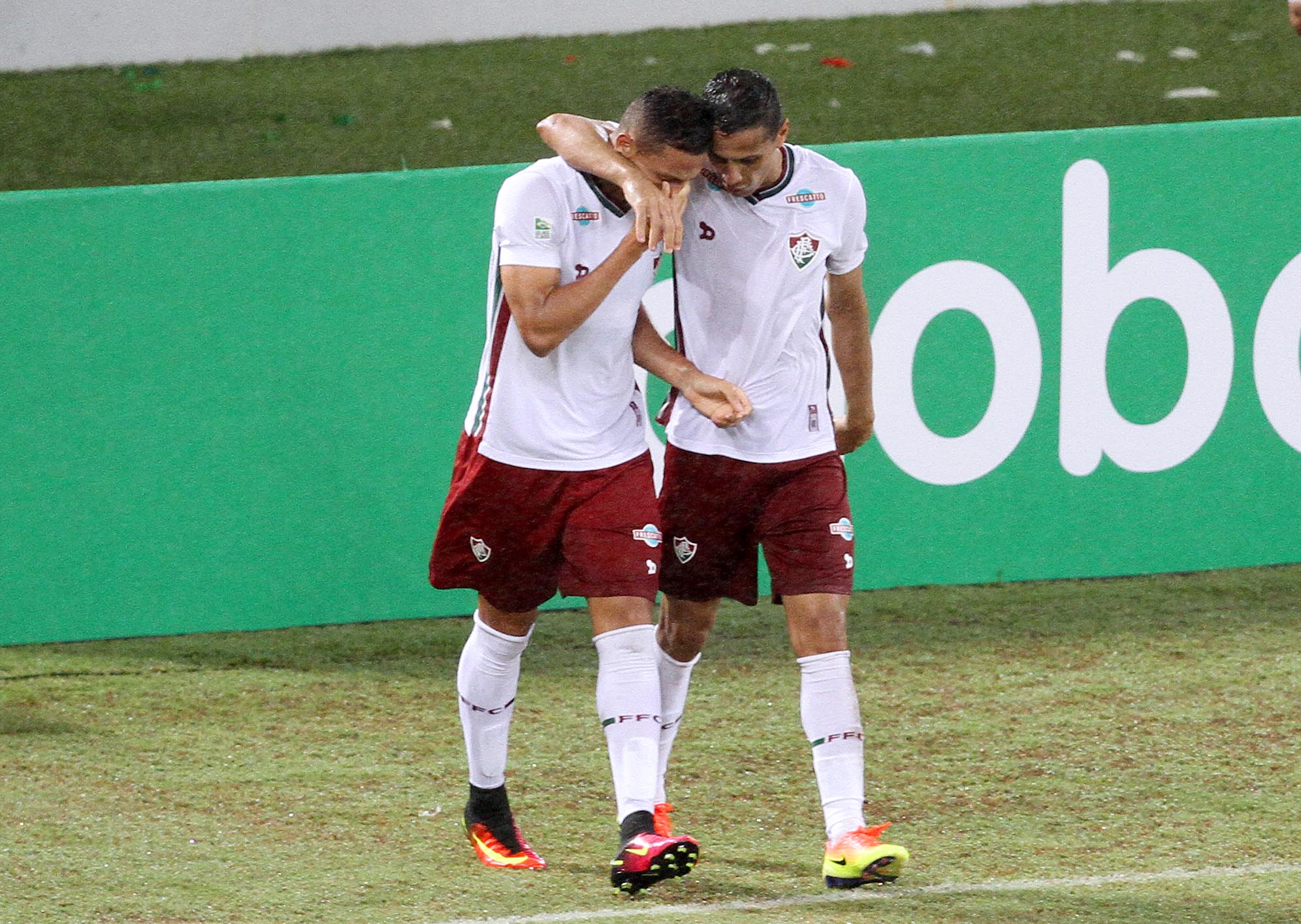 Fluminense vence o Flamengo em clássico emocionante na Arena das Dunas