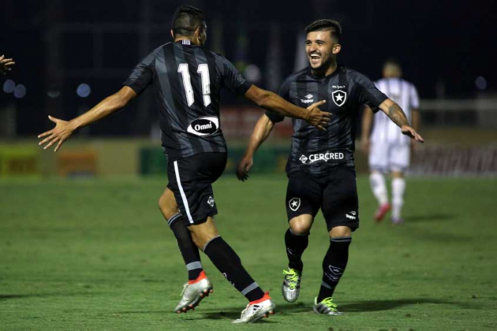 Botafogo arranca empate com o Bragantino-SP pela Copa do Brasil