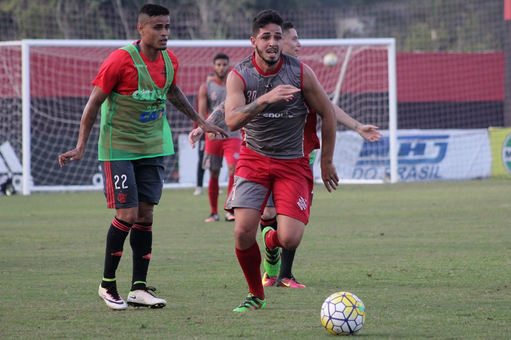 Bangu faz jogo-treino com o Flamengo e técnico aprova atuação