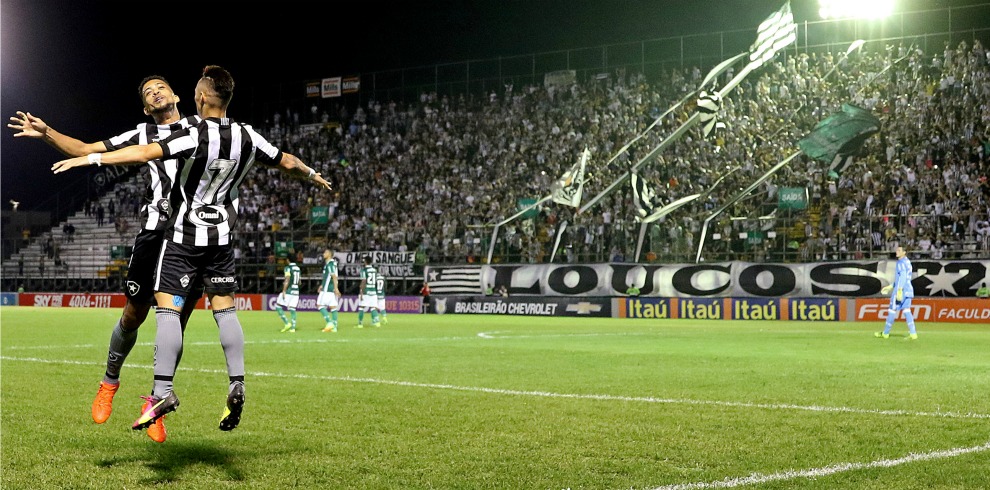 Botafogo passa pelo Palmeiras-SP e foge do Z-4 do Brasileirão