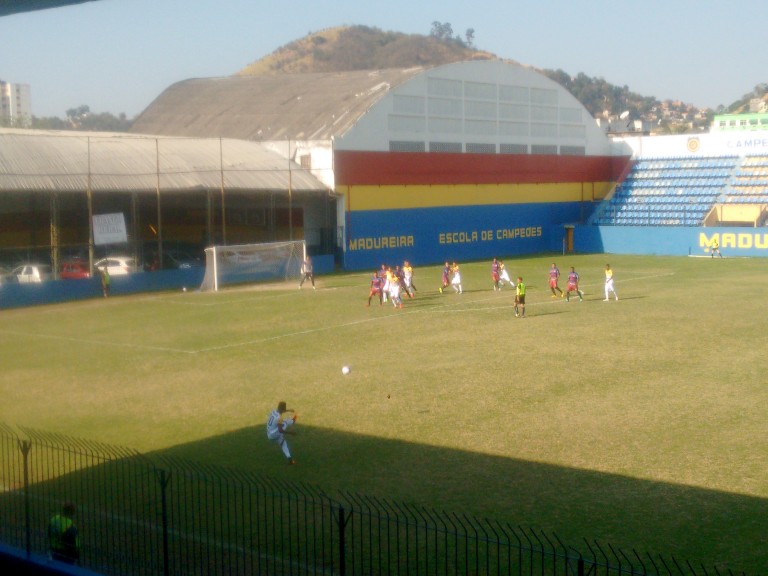 Madureira bate o Volta Redonda em Conselheiro Galvão