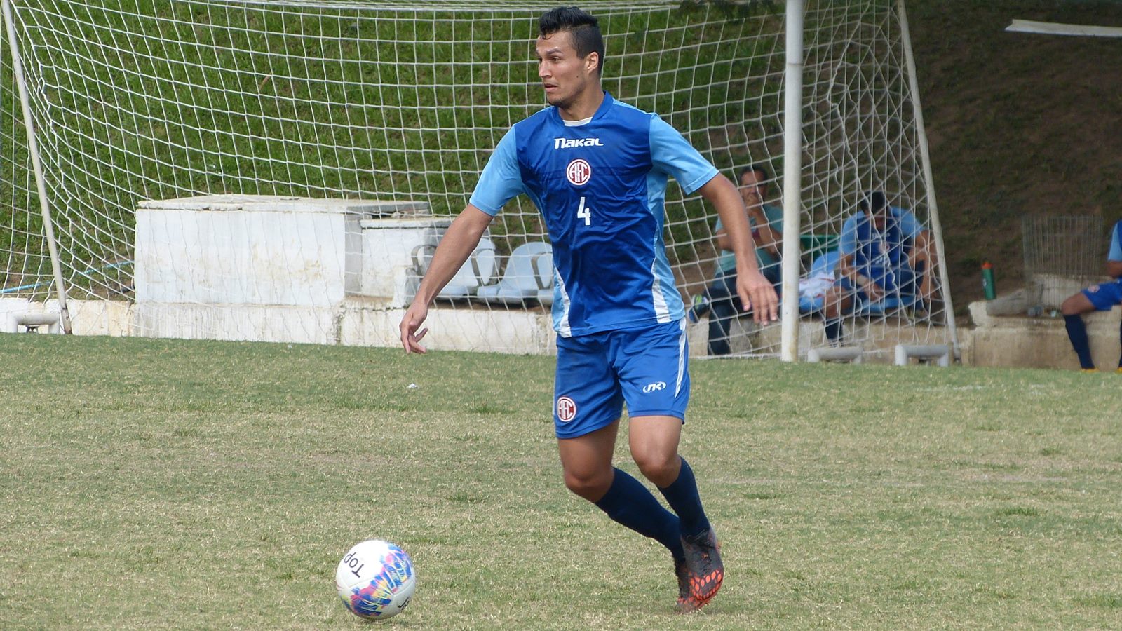 Perto da estreia na Copa Rio, Roni destaca crescimento do America