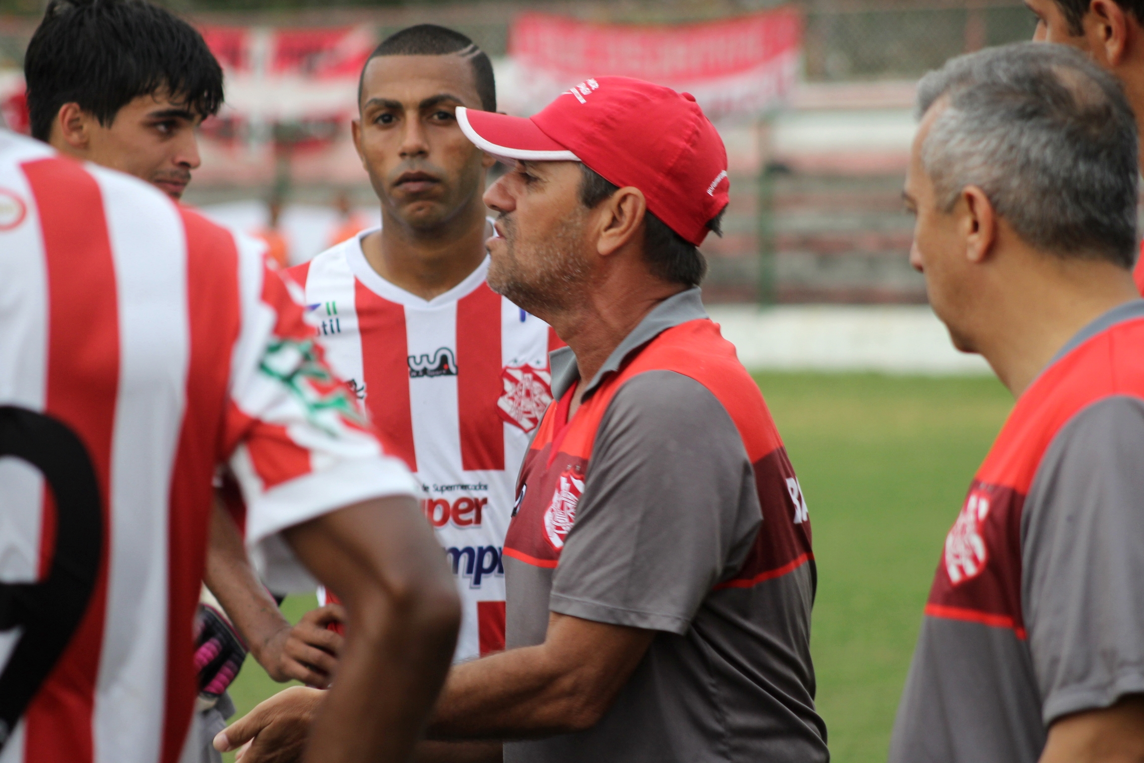 Mário Marques destaca a força do elenco do Bangu