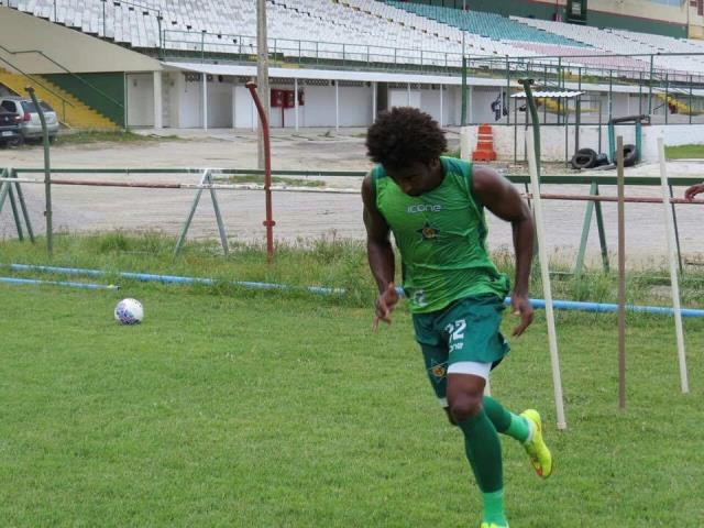 Belarmino, da Portuguesa, prevê estreia difícil contra o Nova Iguaçu