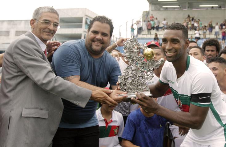 Portuguesa recebe a Taça da Copa Rio 2016