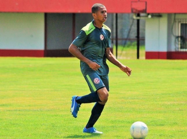 America sobe 8 atletas do Sub-20 para o elenco profissional