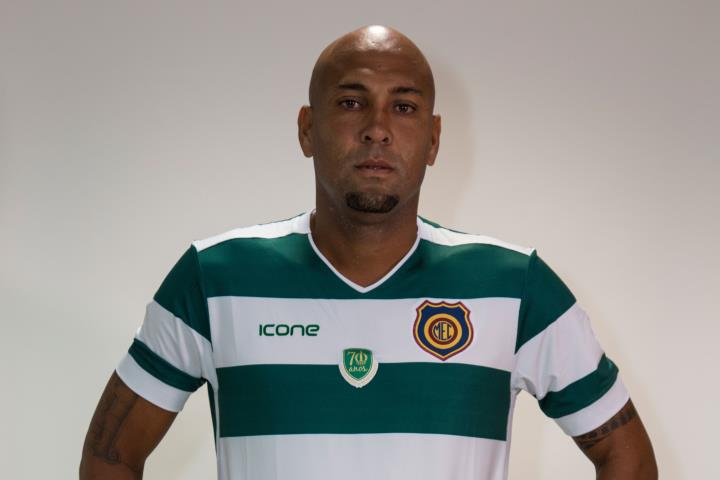 Souza renova com o Madureira para o Carioca