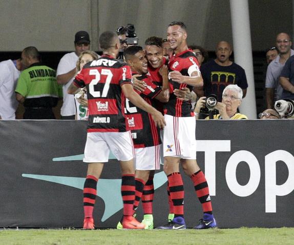 Vitória no clássico garante Flamengo e Madureira nas semifinais da Taça GB